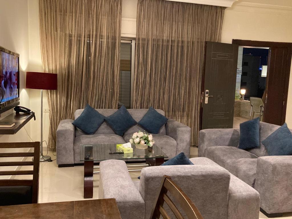Uptown Hotel Apartment Amman Exterior photo
